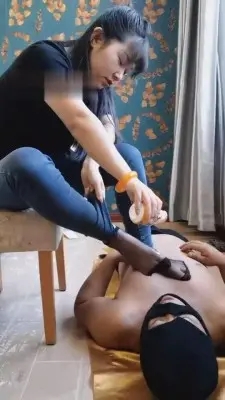 【天水女王】便利店老板圣水+坐脸专场 G-210719-30