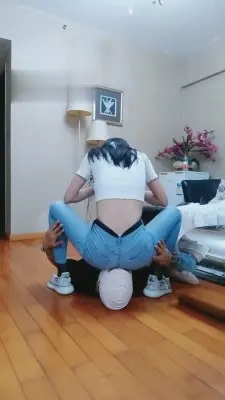 白斑马踩踏/手脚耳光/舔鞋底/深喉/坐脸窒息/踩踏喂食 G-210726-25