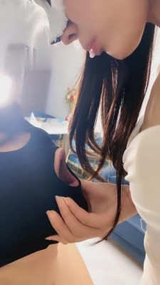 【果果大人】胖脚奴伺候素人闺蜜裸足 G-210808-12