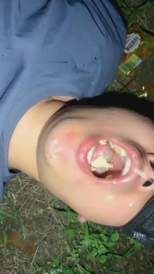 【雪儿】超羞辱-户外遛狗喂食 G-210814-16