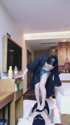 【国民大大】情侣系-暴力踩踏前男友 bf677