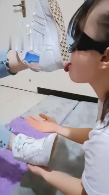 【女慕乐】舌头清理主人鞋底美足 G-210823-3