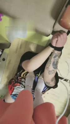 【小妈咪】被女友花样暴力虐待 bf16254