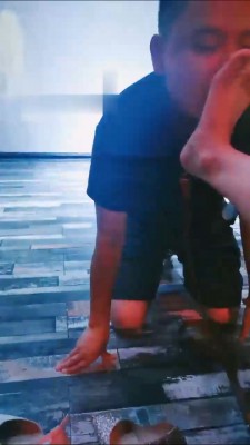 【稚S】SM酒吧调教现场【下】 bf16745