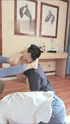 【西安欣】小白鞋原味脚羞辱双奴 bf13926