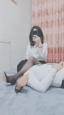 【灵竹】窒息深喉踩脸专场 bf17075