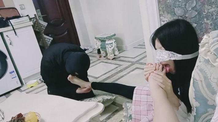 套路直播视频【桃主s】情侣奴/奴下奴舔脚 bf24658