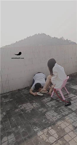 套路直播视频【囡囡】午后带贱狗天台晒太阳 JS23030108