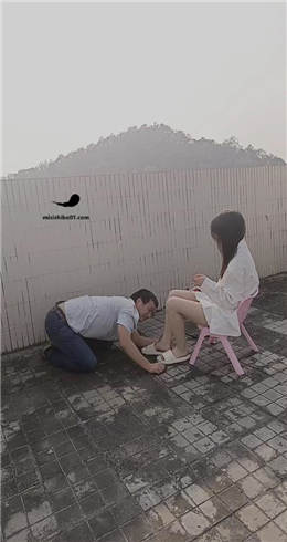 套路直播视频【囡囡】午后带贱狗天台晒太阳 JS23030108