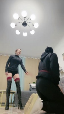 套路直播视频【沐阳】御姐过膝皮靴踢裆鞭打贱狗 bf25371