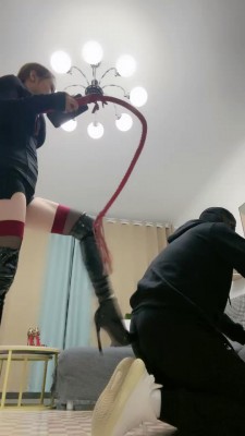 套路直播视频【沐阳】御姐过膝皮靴踢裆鞭打贱狗 bf25371