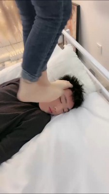 套路直播视频【领主老大】双S重刑-暴力耳光/全体重踩踏/闻舔白袜 bf25514