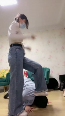 套路直播视频【榕S】御姐女神-小白鞋碾压狗爪/舔脏鞋 bf25511