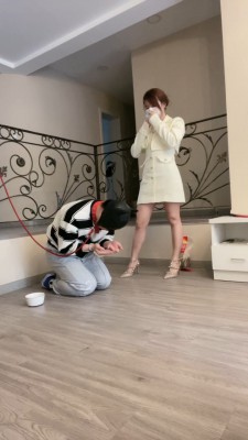 套路直播视频【礼礼大人】驯化-k9喂食极度犬化羞辱【双视角版】 bf25383