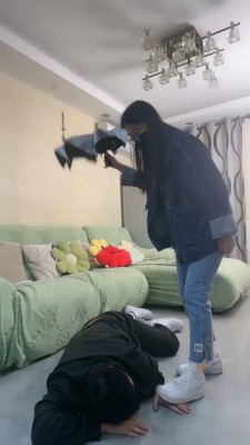 套路直播视频【素人星探】素人小姐姐做S爆踹 bf25343