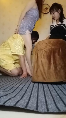 套路直播视频【爱秀】3S足浴店小姐姐玩狗-踢打/高跟踩踏/滴蜡 bf25643