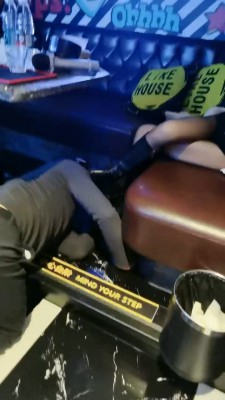 套路直播视频【东方女神】KTV长靴踩踏/舔长靴 bf25608