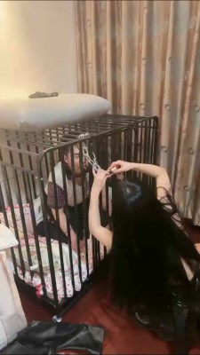 套路直播视频【桃幼幼】圈养废物狗-长靴踩踏/圣水淋浴/黑丝脚深喉 bf25978