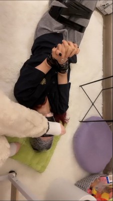 套路直播视频【橘子没熟】母畜-胶带捆绑强制闺蜜闻原味jio bf25932