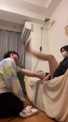 套路直播视频【强抚】萝莉主帆布鞋白袜-脚抽耳光/闻超臭袜子/胯下辱 bf25973