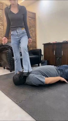 套路直播视频【琳嘉】双S刑虐-鞭打耳光踢打踩踏 bf25868