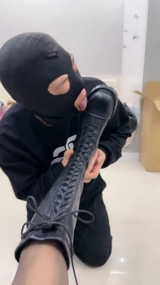 套路直播视频【诗酒】御姐高跟诱惑调-闻舔黑丝/踢裆/虐乳【双视角版】 bf26283