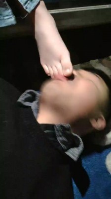 套路直播视频【小露情侣】户外舔jio舔白袜专场 bf26420