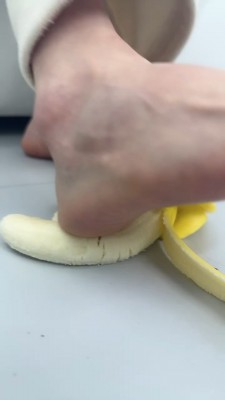 套路直播视频【狗哥】重口-踩踏食物喂食 bf26395