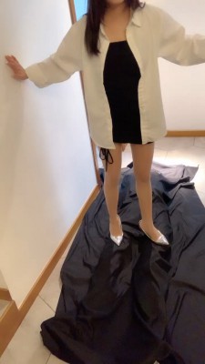套路直播视频【宝爷】高跟鞋全体重踩踏-踩踏喂食 bf26359