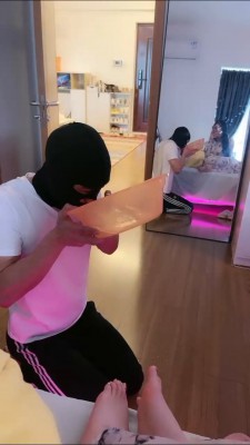 套路直播视频【奈奈生】清晨伺候起床-喝洗脚水-骑马喝晨尿 bf26317