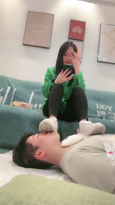 【思诺】第一次玩深喉变被踹打/吃船袜 bf26763