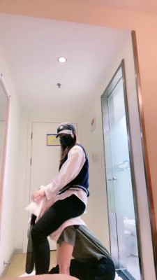 套路直播视频【甜音S】臭棉袜+丝袜脚捂强制闻/骑马犬化 JS230407