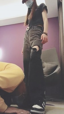 套路直播视频【美娜格格】运动鞋白棉袜惩罚家奴【上】 bf26793