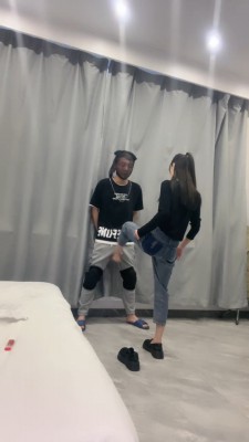 套路直播视频【文文】精神小妹抽耳光/裸足提档踩踏/喂口水 bf26667