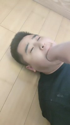 套路直播视频【诺诺子】强制吃黑丝袜-裸足深喉 bf26526