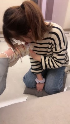 【橘子没熟】母畜-开发闺蜜做狗-下跪伺候/舔运动鞋/闻鞋袜转胯 bf26917