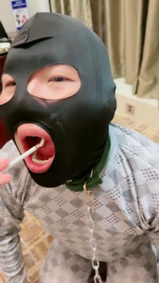 【甜心教主】御姐肉丝调脚奴-数据线勒脖狠抽/钻胯/吃烟灰 bf26872