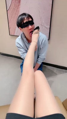 【简一】御姐高跟丝袜脚狂舔/喝口水圣水/吃丝袜 bf27285