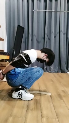 【恩曦】带素人妹子调-电击/踢打/骑脖子 bf27398