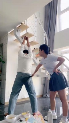 【乔安】运动女神带闺蜜暴力踢裆/耳光虐乳/鞭刑sp bf27397