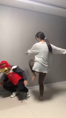 【精神小妹】真实素人跆拳道虐打狗奴 bf27287