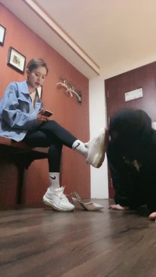 【秋秋】健身回来惩罚偷鞋的狗 bf27550