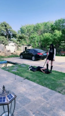 【沅芷大人】户外双S-喂食圣水/捆绑重度鞭刑/踩踏【双视角版】bf27444