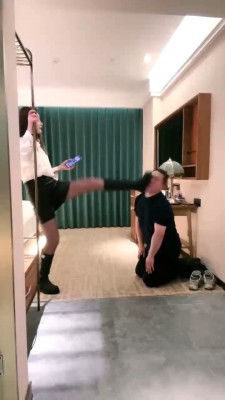 【宸宸】长靴黑丝S-暴力踢踹/骑马骑脖子 bf27799