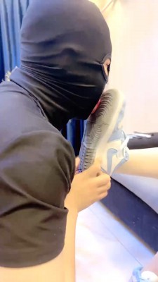 【冷鸢大大】双S-运动鞋白袜+高跟全体重踩地毯 bf27739