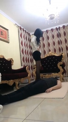 【魅S】长腿黑丝全体重踩踏/转胯 bf27979