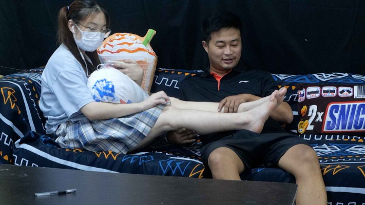 【第5风格】日常在沙发上舔00后嫩脚