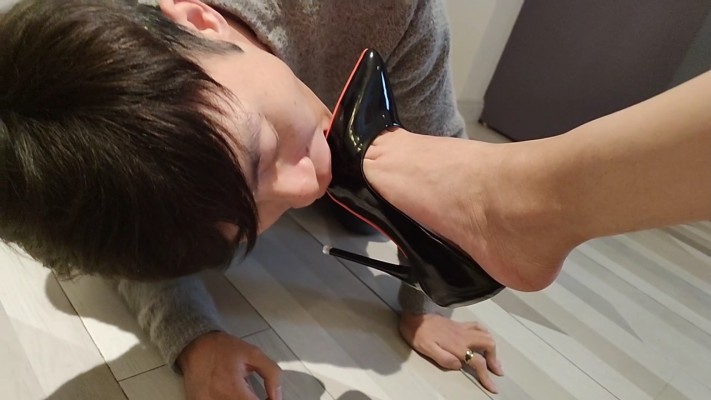 【欣女王】裸足高跟调教 YC-230107-7