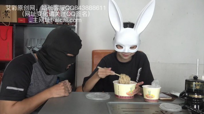 【樱女王】樱女王呕吐物调教老板,嚼烂的食物加口水口痰调教!YC-221012-2