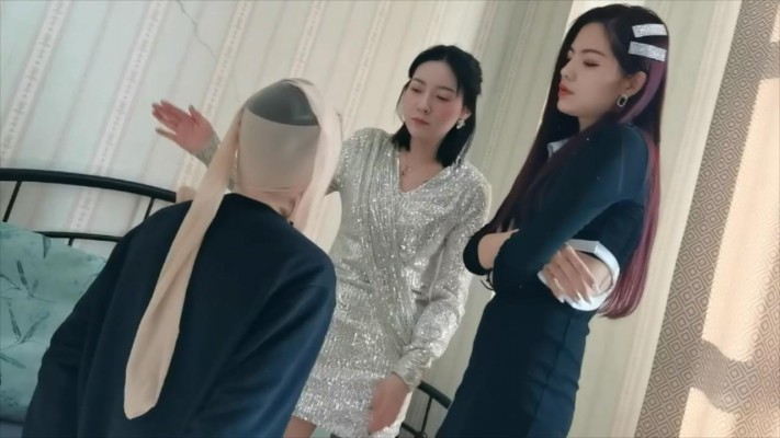 双人高跟狠虐小偷 YC-220520-7